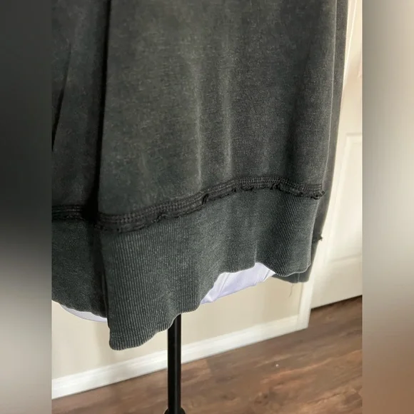 H&M Oversized Sweatshirt - Picture 4 of 5